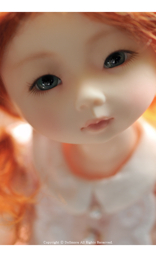 mona doll