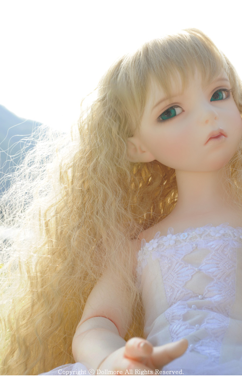 Dahlia Doll AA. Golden-Doll webcam. Golden doll